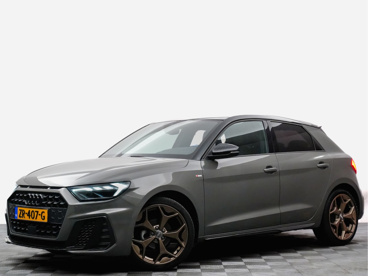 Audi A1 Sportback - ABT Edition One S (matrix,virtual cockpit,navi,leer,carbon) - AutoWereld.nl