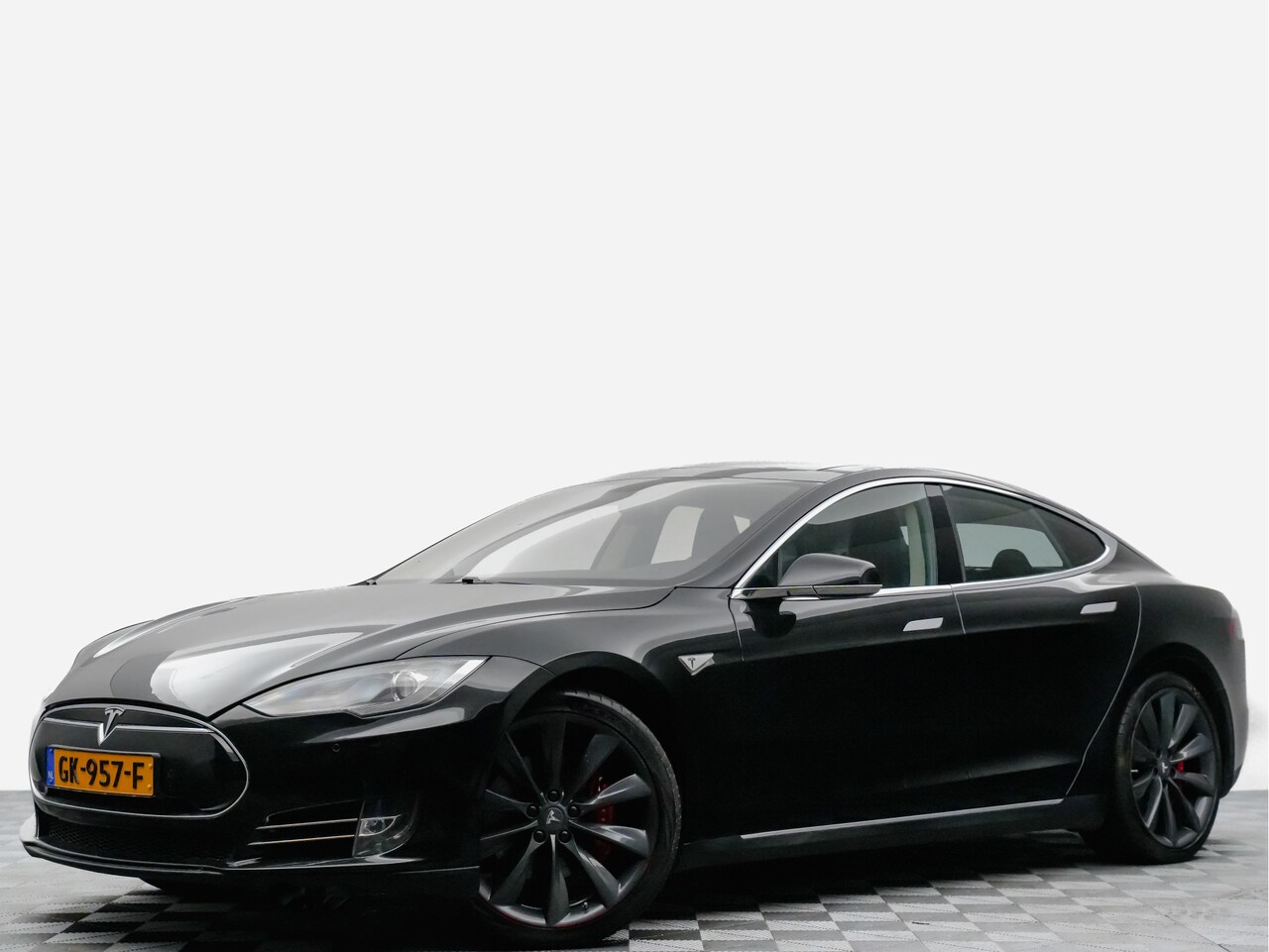 Tesla Model S - 85 D+ Performance 422pk Tech Pack (panodak,keyless,21inch) - AutoWereld.nl