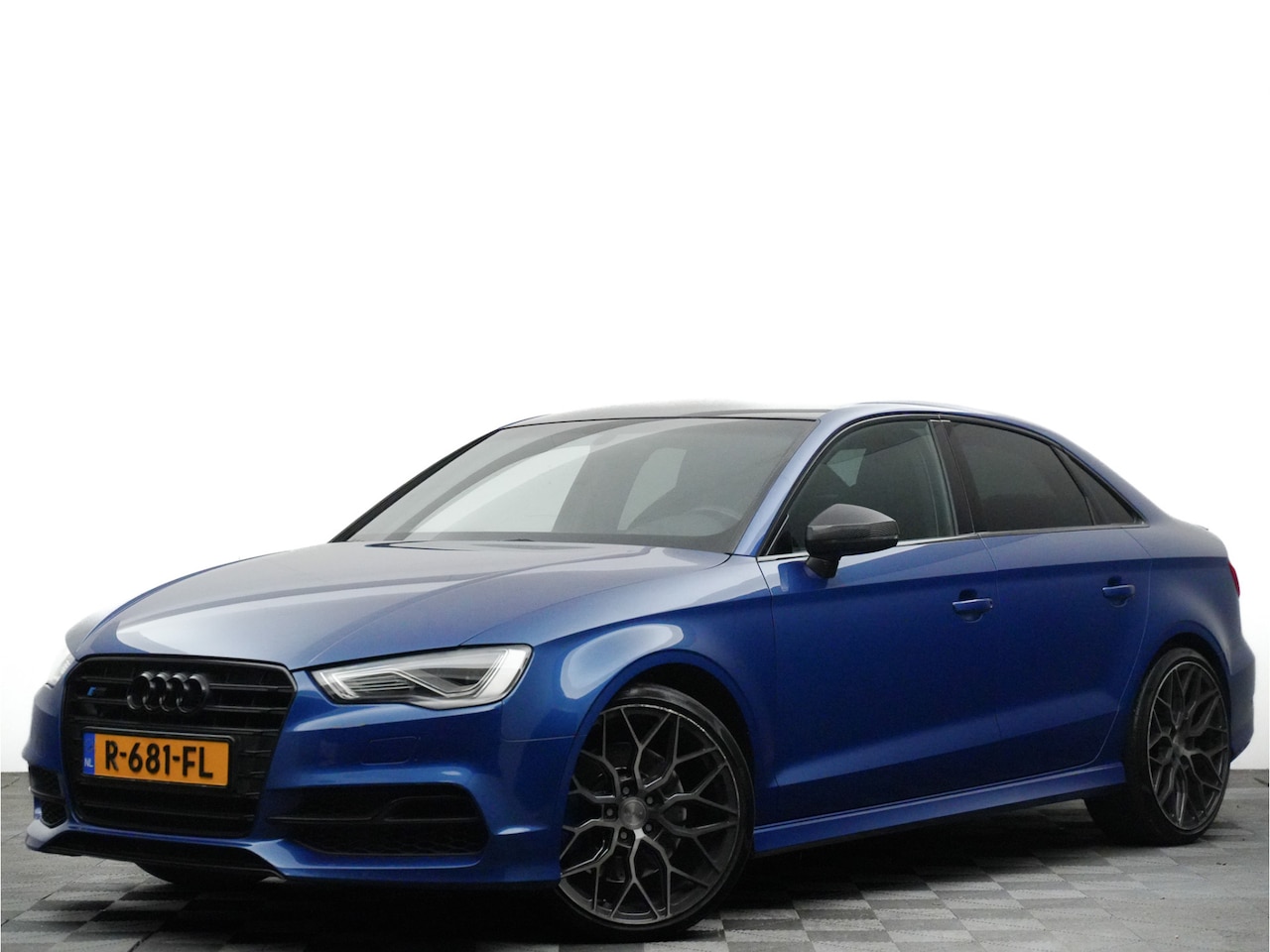 Audi S3 - 2.0 TFSI 385pk quattro Aut6 RS Design (kuipstoelen,carbon,concaver,keyless,B&O) (kuipstoel - AutoWereld.nl