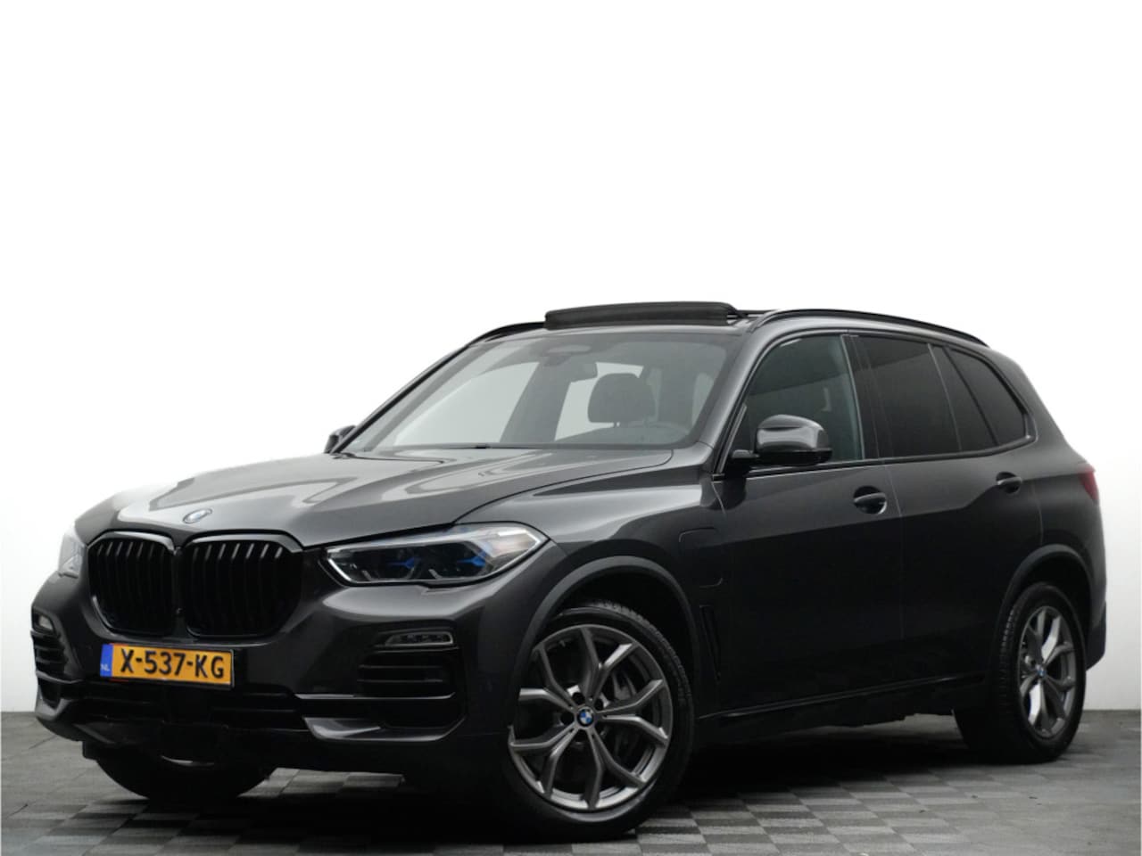 BMW X5 - xDrive45e 400pk High Executive Performance (headup,panodak,laser,massage) - AutoWereld.nl