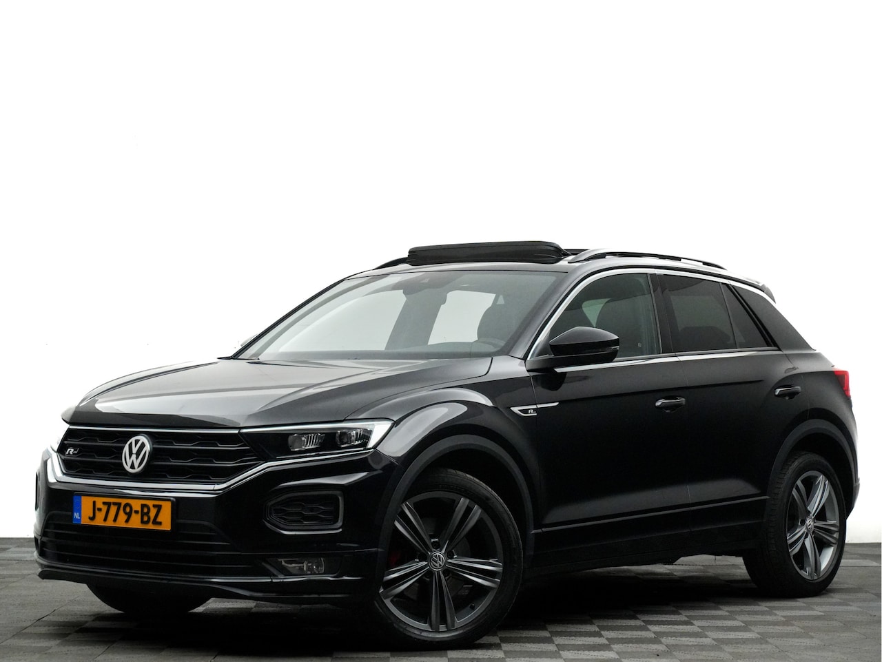 Volkswagen T-Roc - 1.5 TSI 150pk DSG/Aut7 R-line Beats (panodak,virtual dash,matrix,keyless,sfeerverlichting) - AutoWereld.nl