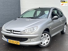 Peugeot 206 - 1.4 Forever AIRCO/ELKRAMEN/NAP/APK