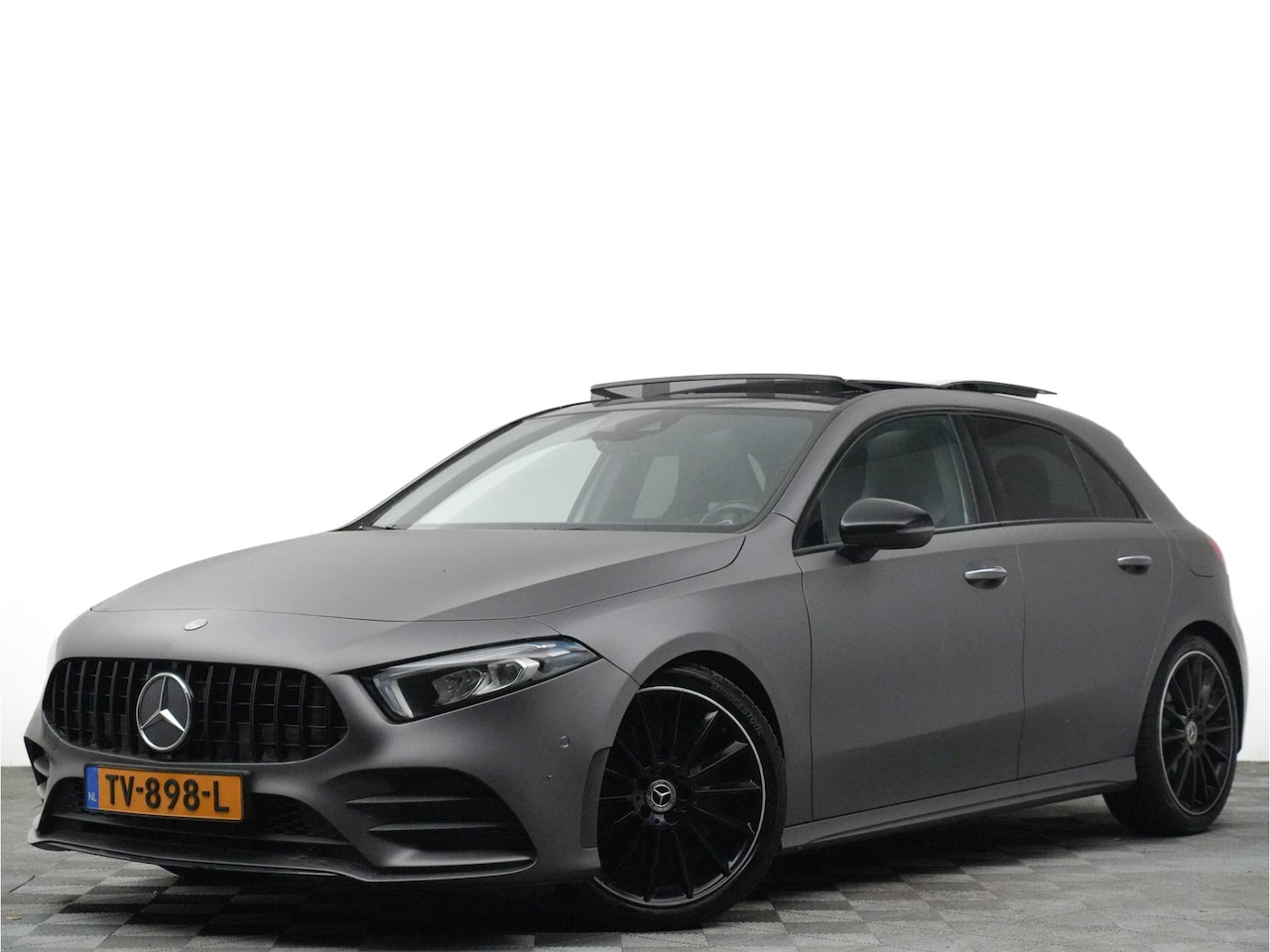 Mercedes-Benz A-klasse - 250 AMG Edition 1 Aut7 (panodak,sfeerverlichting,360,matrix) - AutoWereld.nl