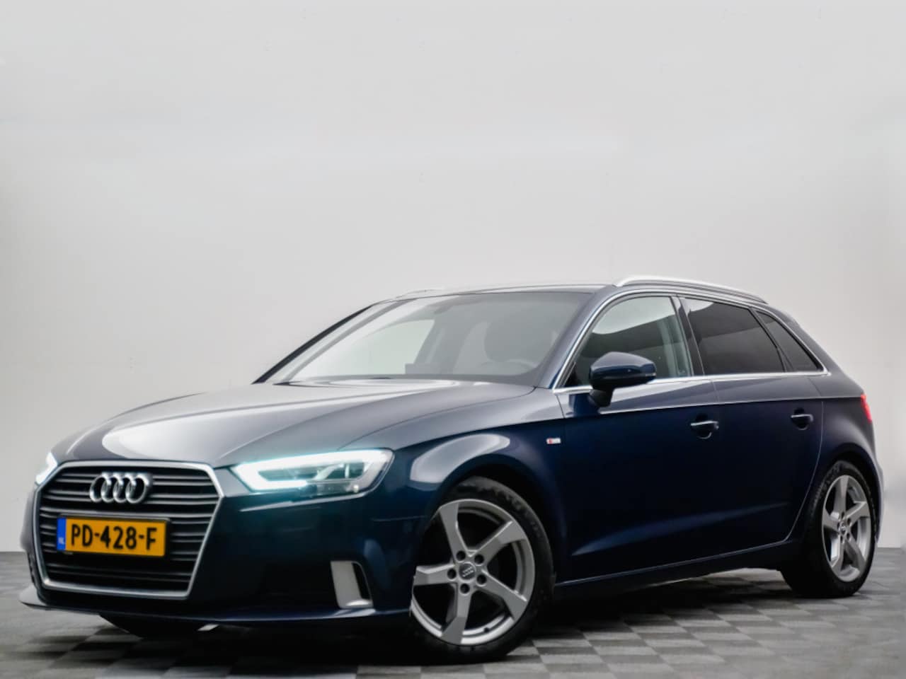 Audi A3 Sportback - 1.6 TDI S-tronic/Aut7 S-line facelift (navi,xenon,LED,camera) - AutoWereld.nl