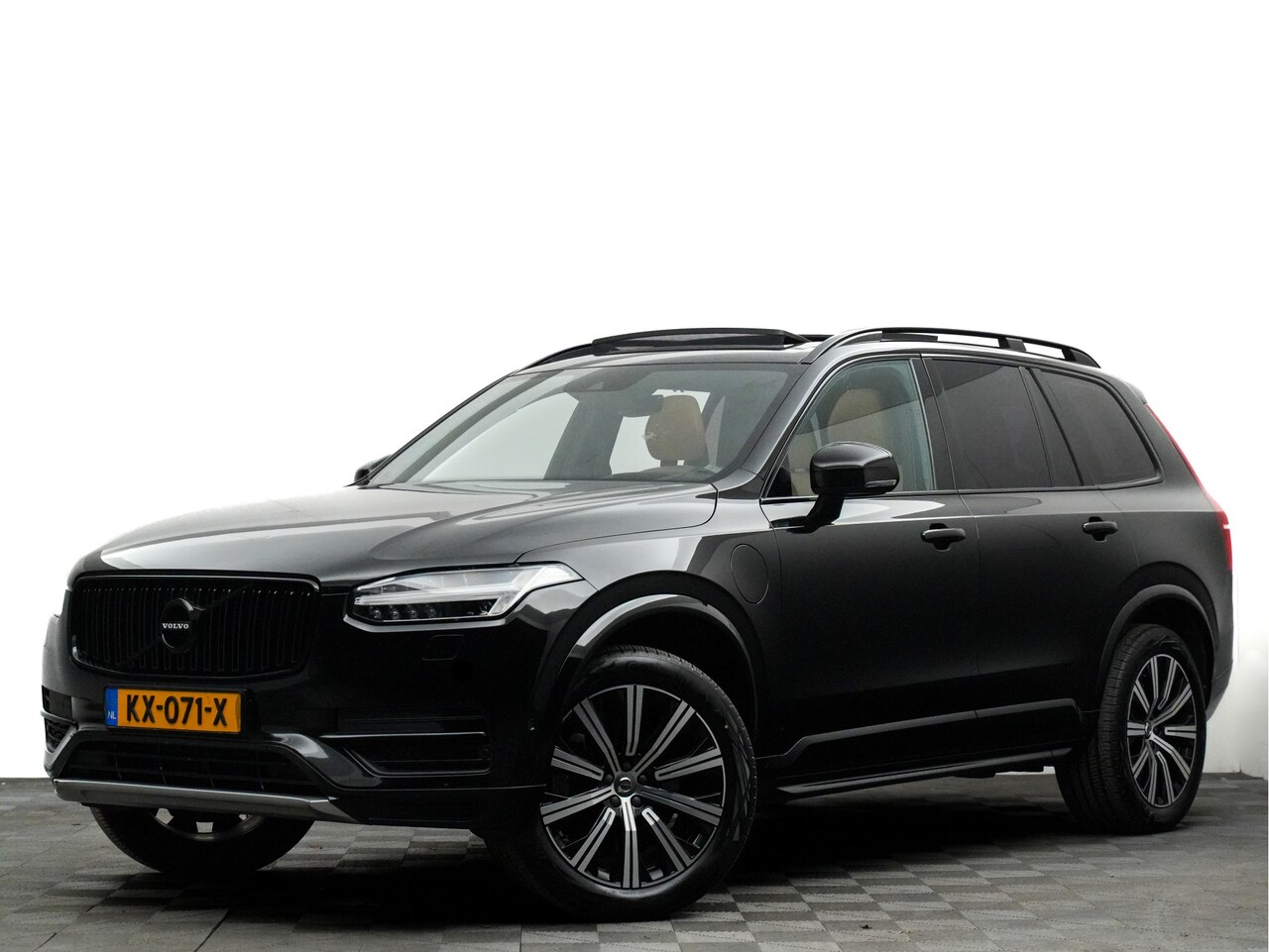 Volvo XC90 - 2.0 T8 320pk Twin Engine AWD Inscription Black Edition (panodak,head-up,leer,stuurverwarmi - AutoWereld.nl