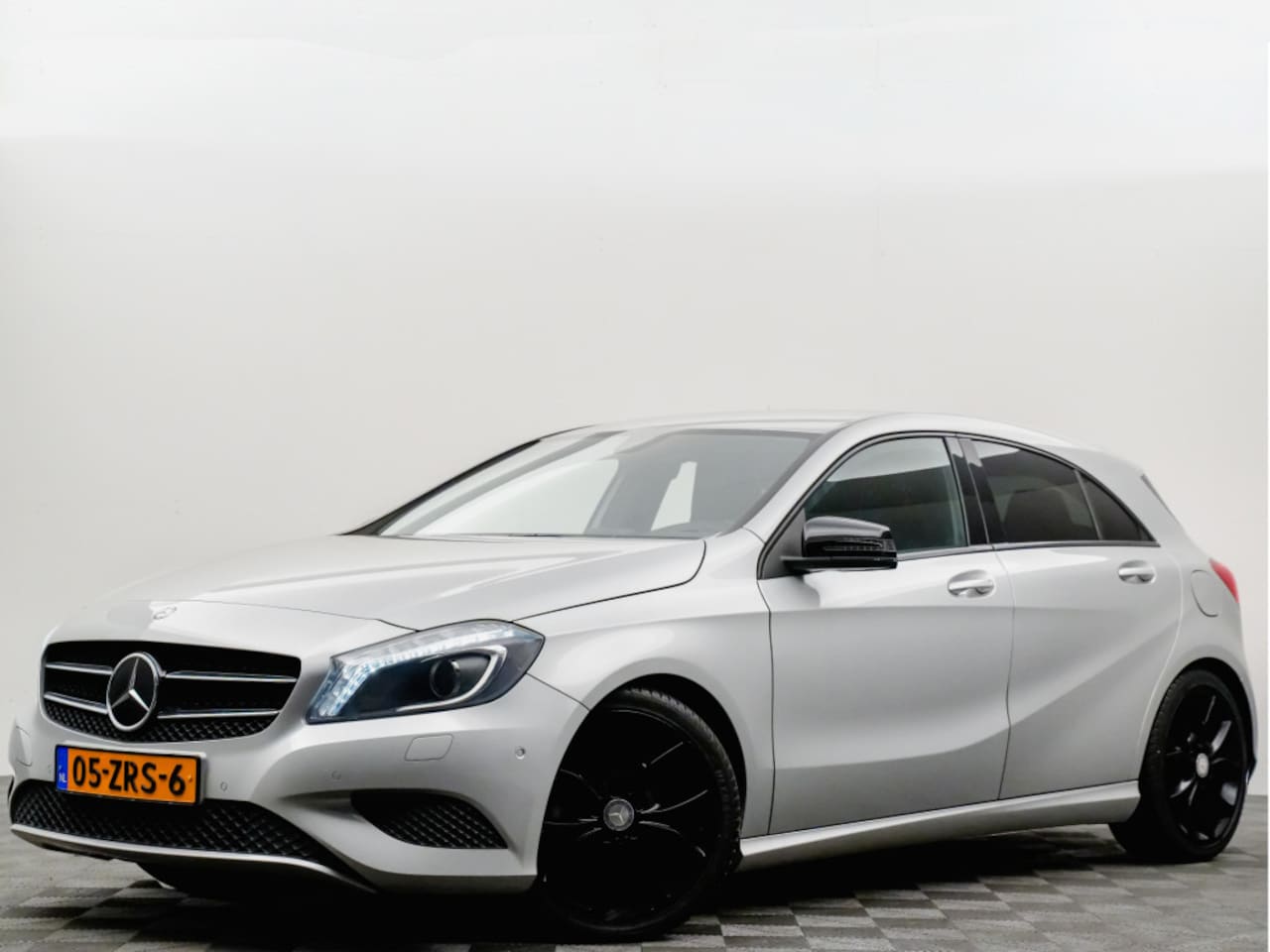 Mercedes-Benz A-klasse - 180 CDI AMG Night Edition (leer,xenon,18",pdc) - AutoWereld.nl