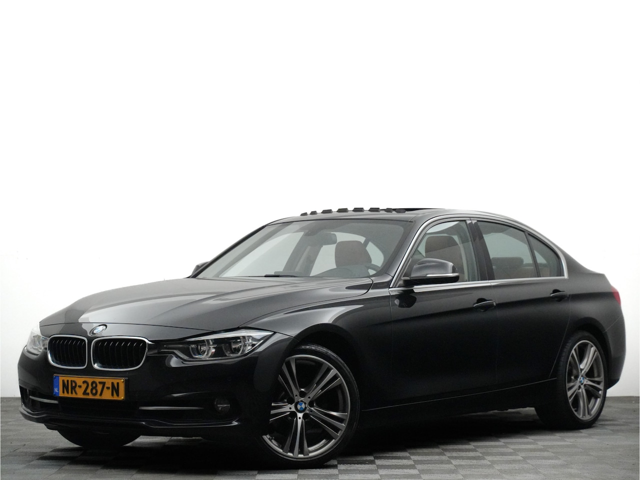 BMW 3-serie - 320i Aut8 Centennial High Executive M-Sport (leer,schuifdak,navi pro,harman kardon) - AutoWereld.nl