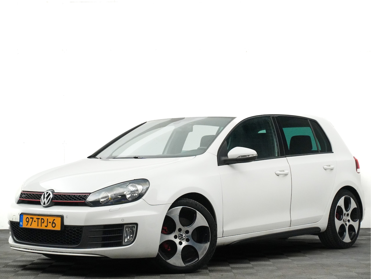 Volkswagen Golf - 2.0 GTI Performance 211pk (navi,360,cruise,stoelverwarming) - AutoWereld.nl