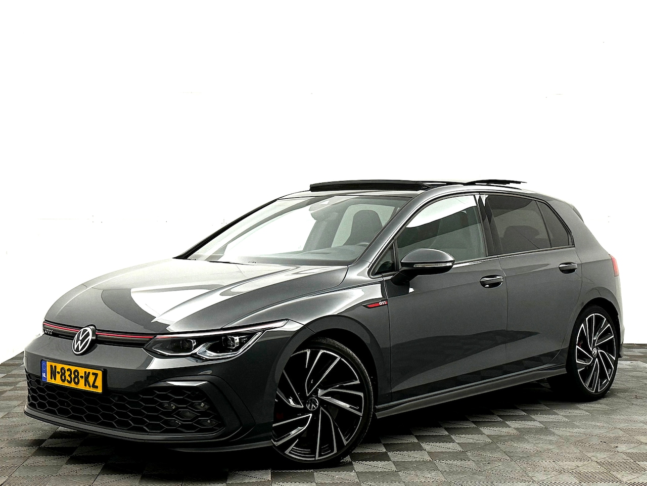 Volkswagen Golf - 2.0 TSI GTI Performance 245pk DSG (head-up,harman kardon,iq light,panodak,sfeerverlichting - AutoWereld.nl