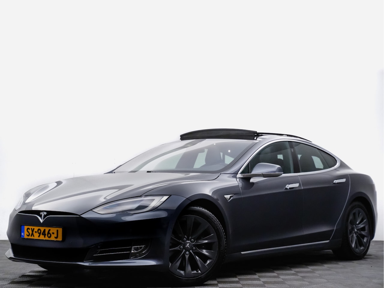 Tesla Model S - 75D Performance Pack 476pk Pack AWD (autopilot,panodak) - AutoWereld.nl