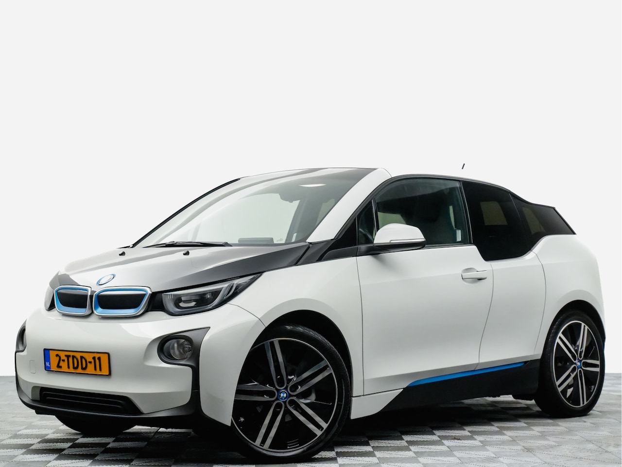 BMW i3 - NETTO! Comfort 170pk Aut (navi,LED,stoelverw,alcantara) - AutoWereld.nl