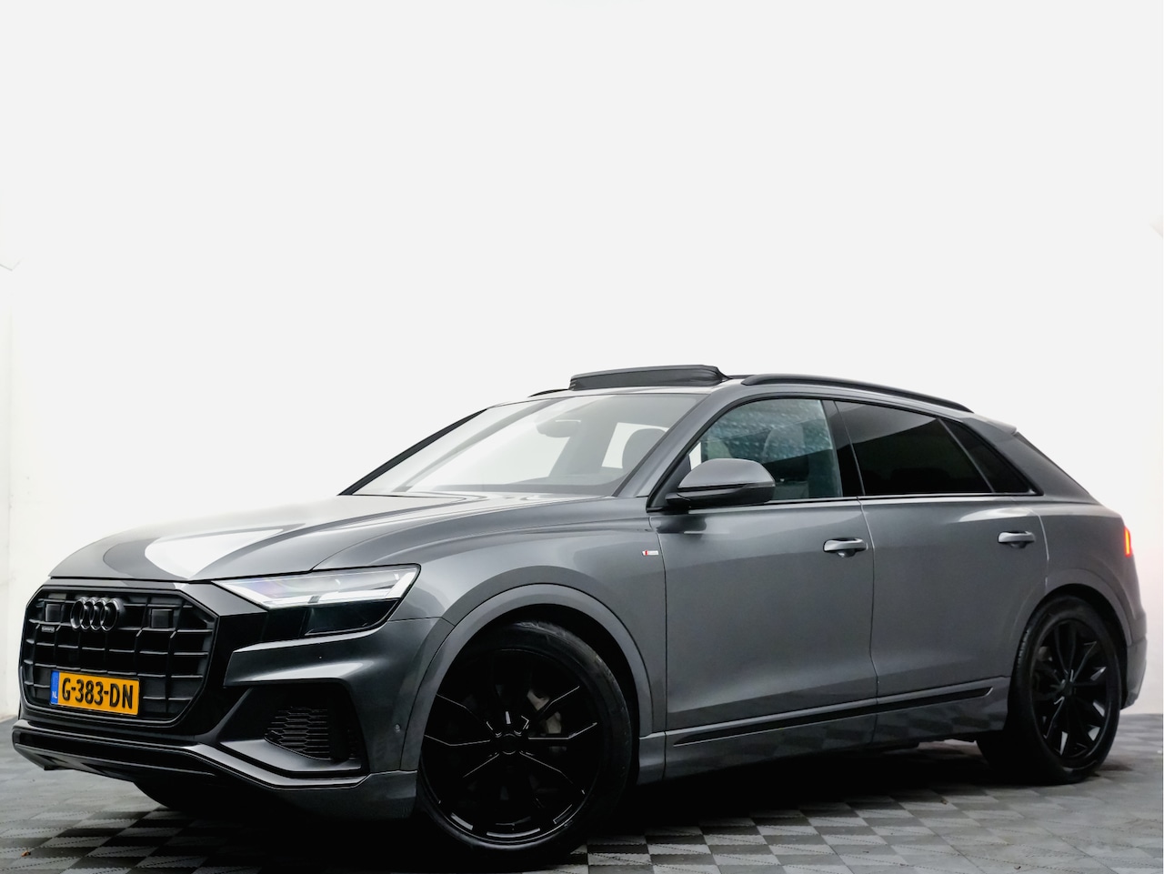 Audi Q8 - 55 TFSI 350pk quattro Competition Pro Line Plus (panodak,leer,headup,sfeerverlichting,bose - AutoWereld.nl