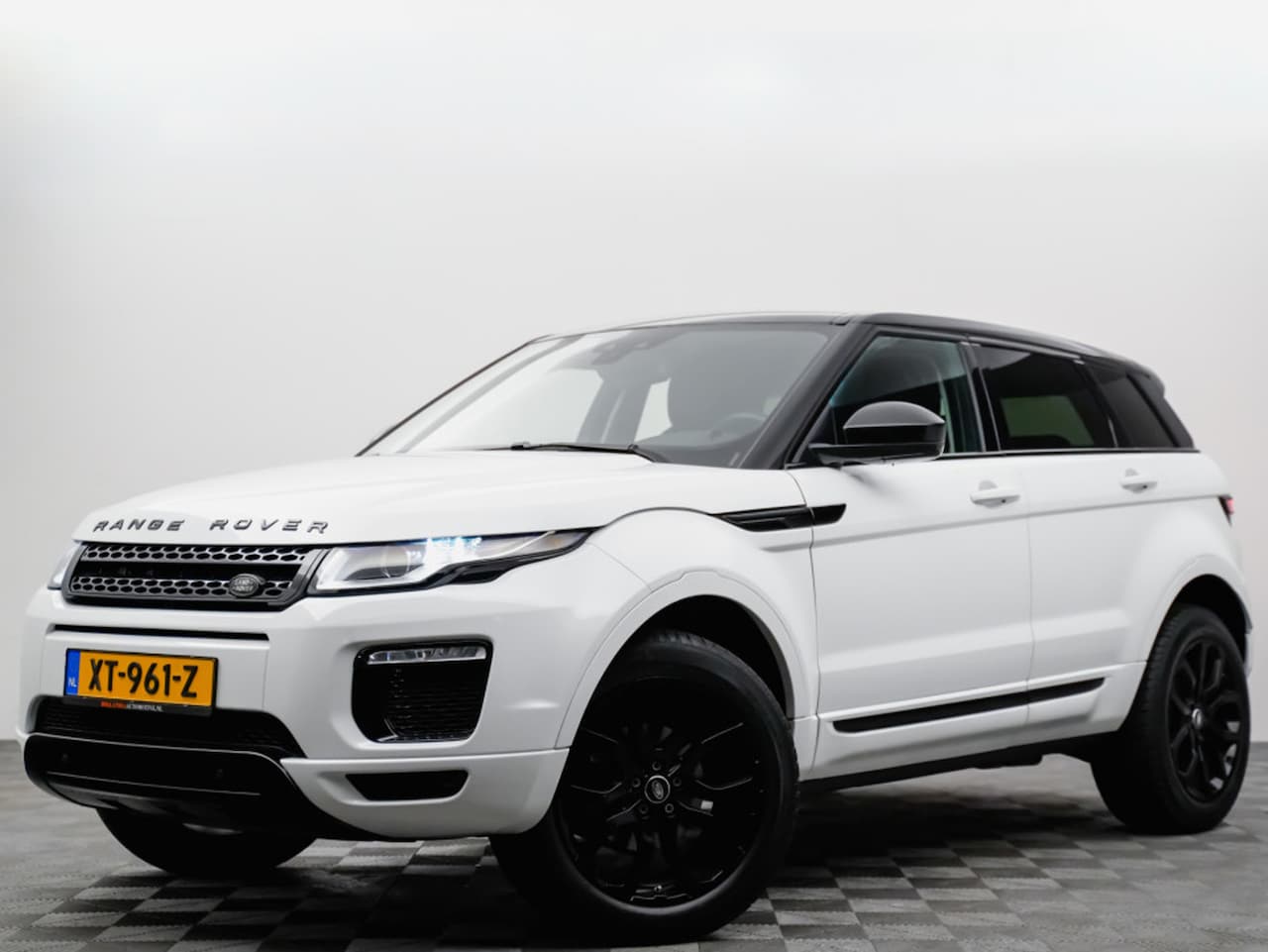 Land Rover Range Rover Evoque - 2.0 eD4 185pk HSE Dynamic (widescreen,leer,LED,sfeerverlichting,navi) - AutoWereld.nl