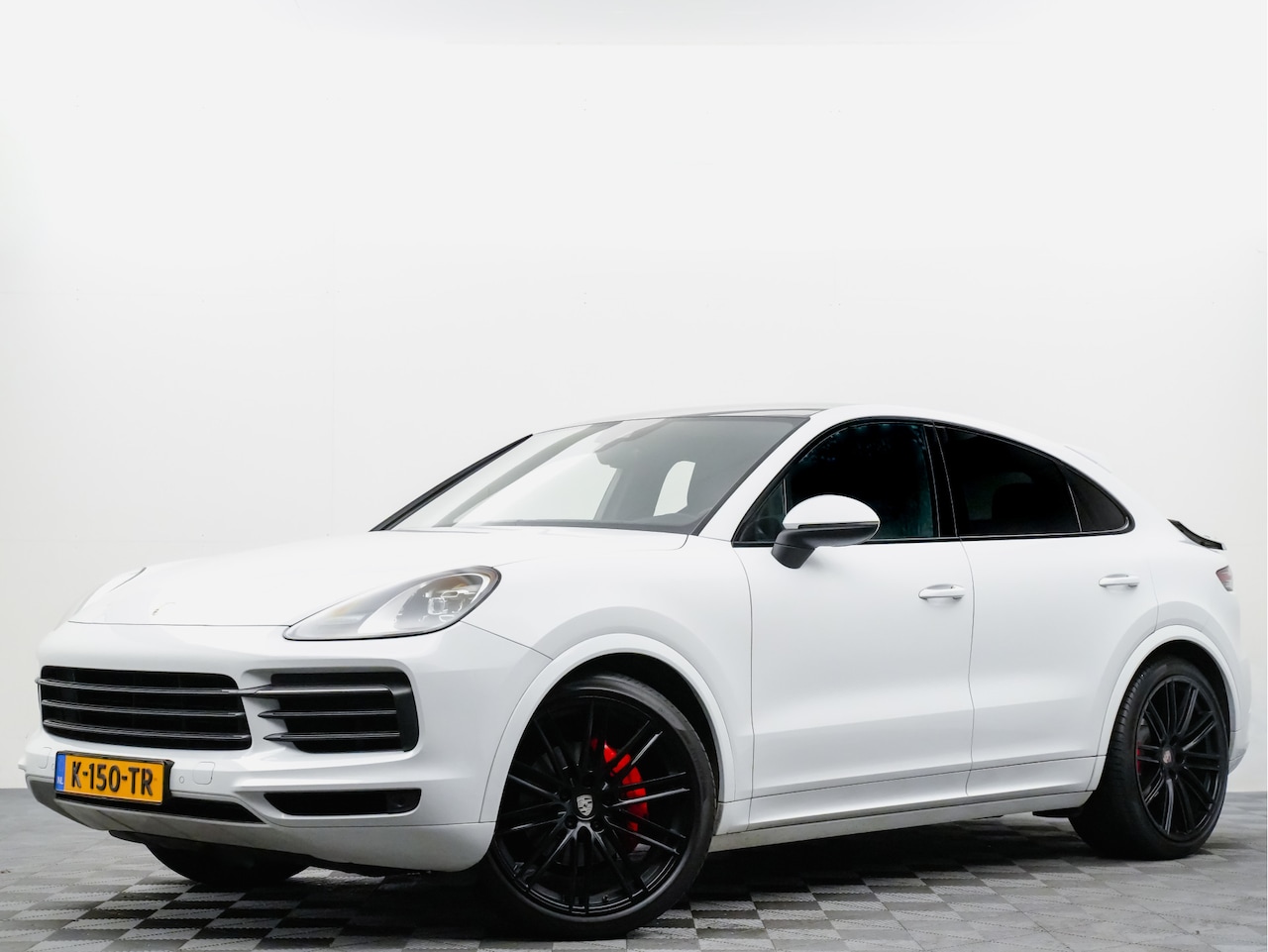 Porsche Cayenne Coupé - 3.0 Sport Chrono 340pk (bose,panodak,leer,matrix,360) - AutoWereld.nl