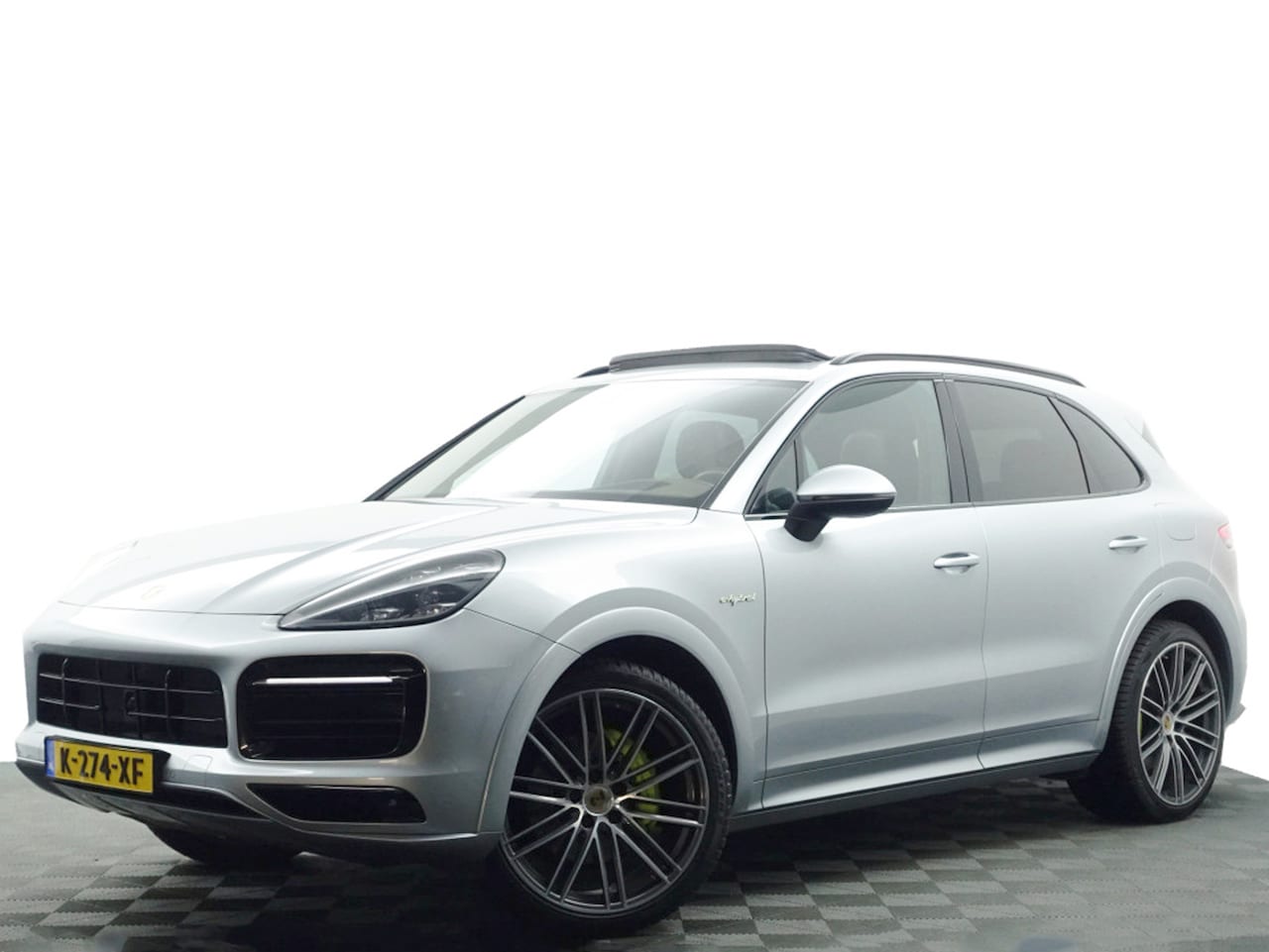 Porsche Cayenne - 3.0 E-Hybrid Sport Design (soft close,head up,alcantara hemel,sportuitlaat,panoramadak) - AutoWereld.nl