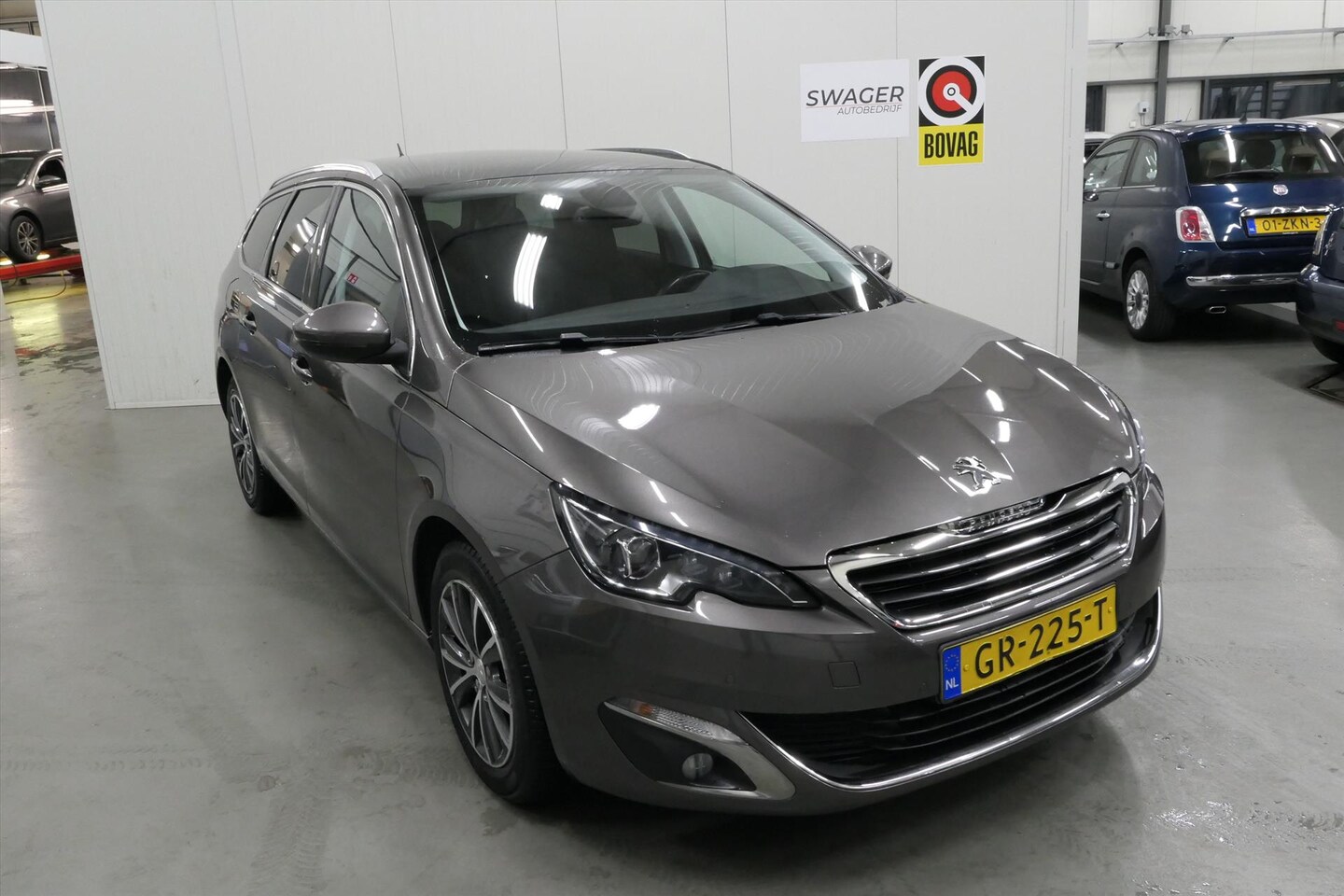 Peugeot 308 SW - 1.2 PureTech Blue Lease Premium 1.2 PureTech 130pk Blue Lease Premium (Trekhaak&Goed onderhouden) - AutoWereld.nl