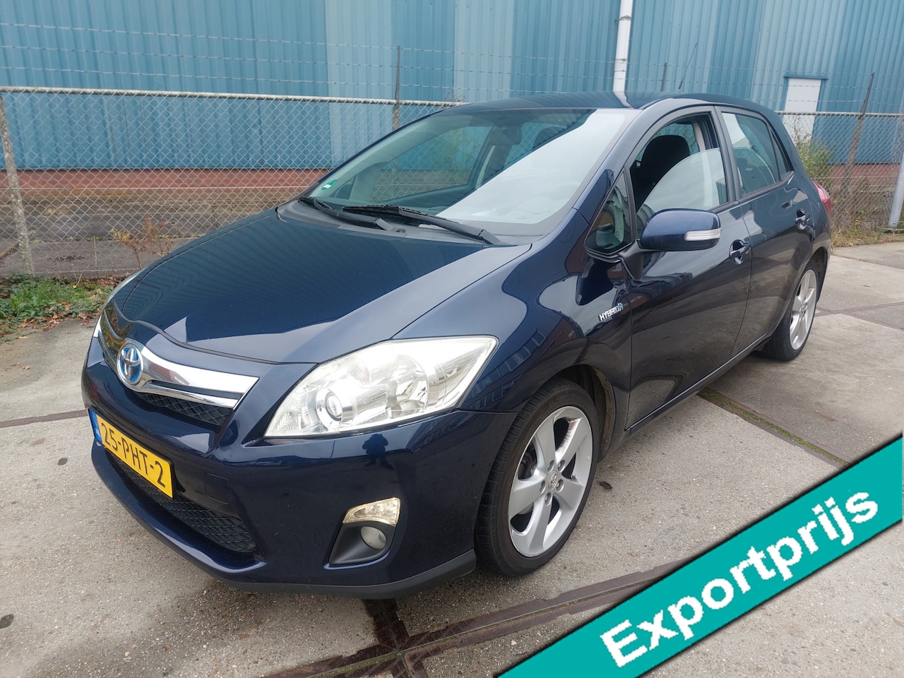 Toyota Auris - 1.8 Full Hybrid Aspiration Airco/ECC 2-2011 - AutoWereld.nl