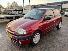 Renault Clio - 1.4 RN - Automaat - Nette Auto