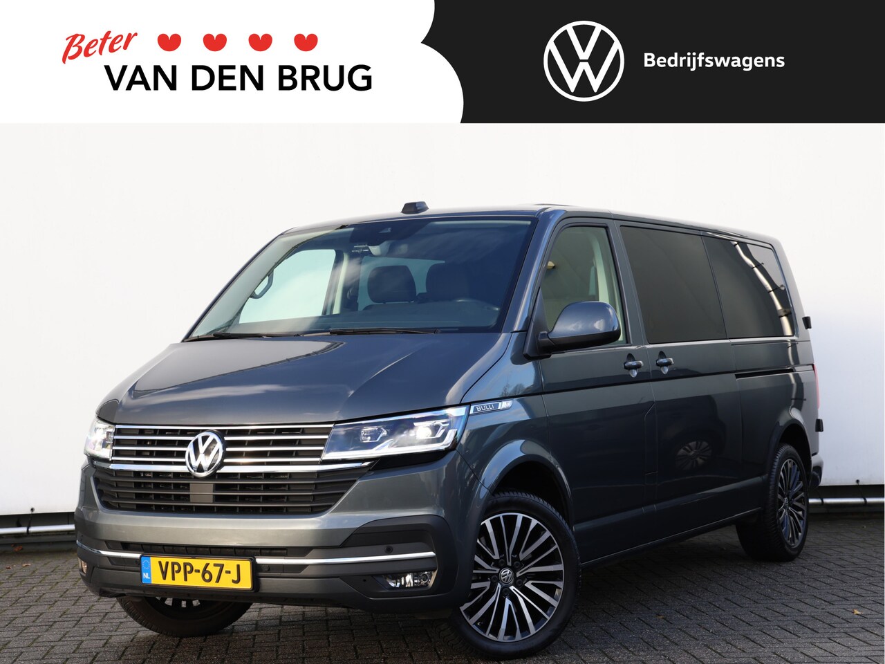 Volkswagen Transporter - 2.0TDI 204PK DSG L2H1 30 DC Bulli | Digital Cockpit | LED | 2x Schuifdeur | Camera | Trekh - AutoWereld.nl