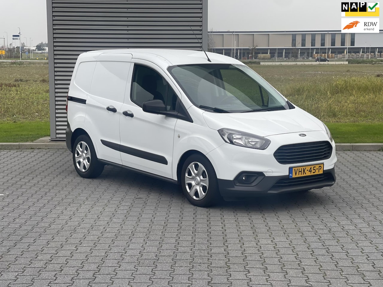 Ford Transit Courier - 1.5 TDCI Trend Duratorq Nieuwstaat! - AutoWereld.nl