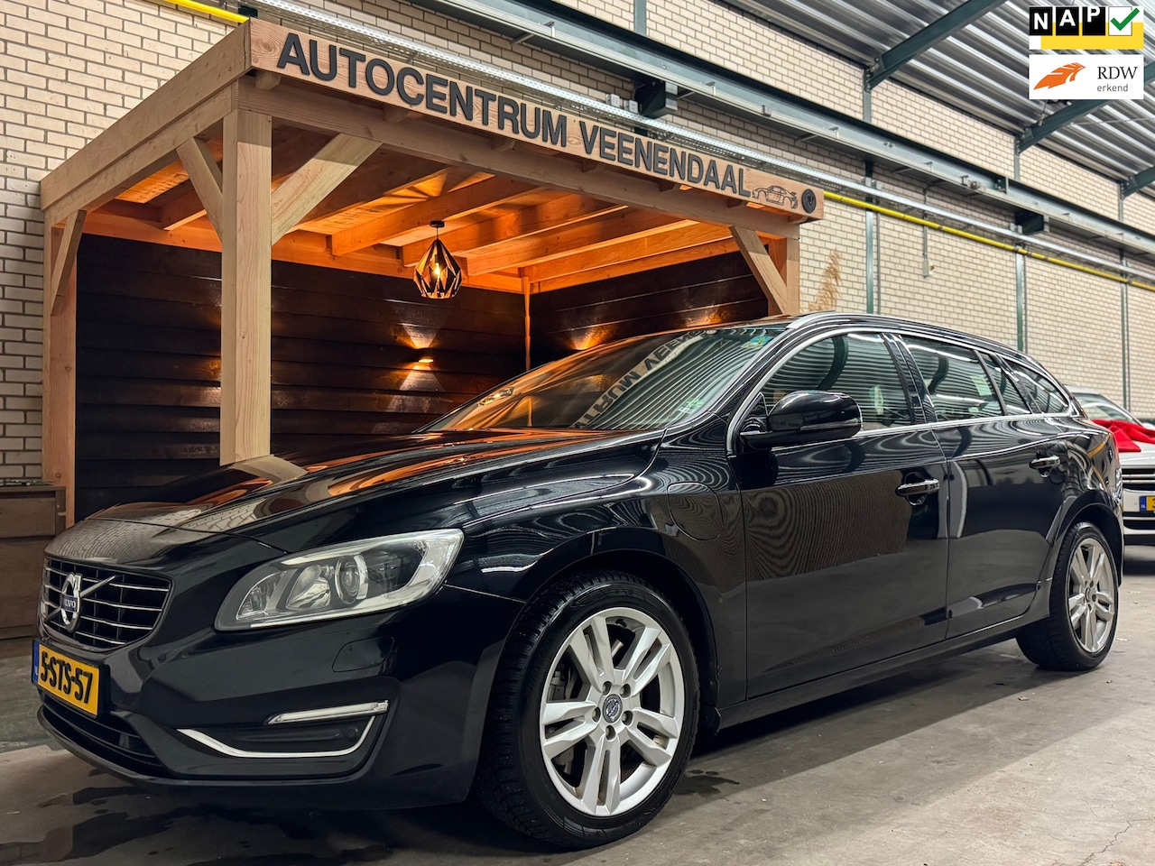 Volvo V60 - 2.4 D6 AWD Plug-In Hybrid FULL OPTION SUMMUM 280 PK - AutoWereld.nl