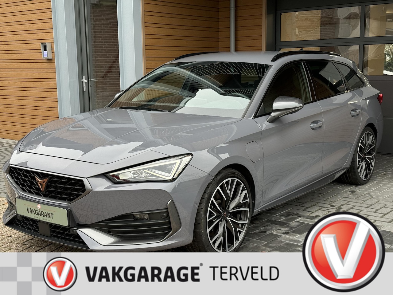 CUPRA Leon Sportstourer - 1.4 e-Hybrid 245PK Copper,Leer,Trekh,Cruise,Full 1.4 e-Hybrid copper,Navi, - AutoWereld.nl