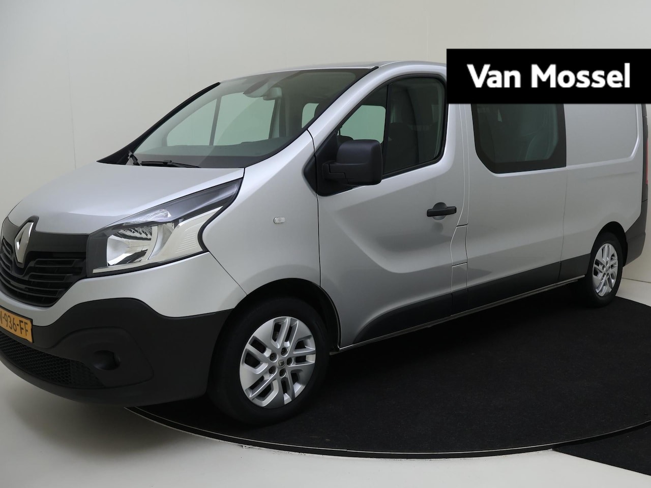 Renault Trafic - 1.6 dCi T29 L2H1 DC Comfort | Dubbel cabine | Navigatie | Camera | Trekhaak - AutoWereld.nl