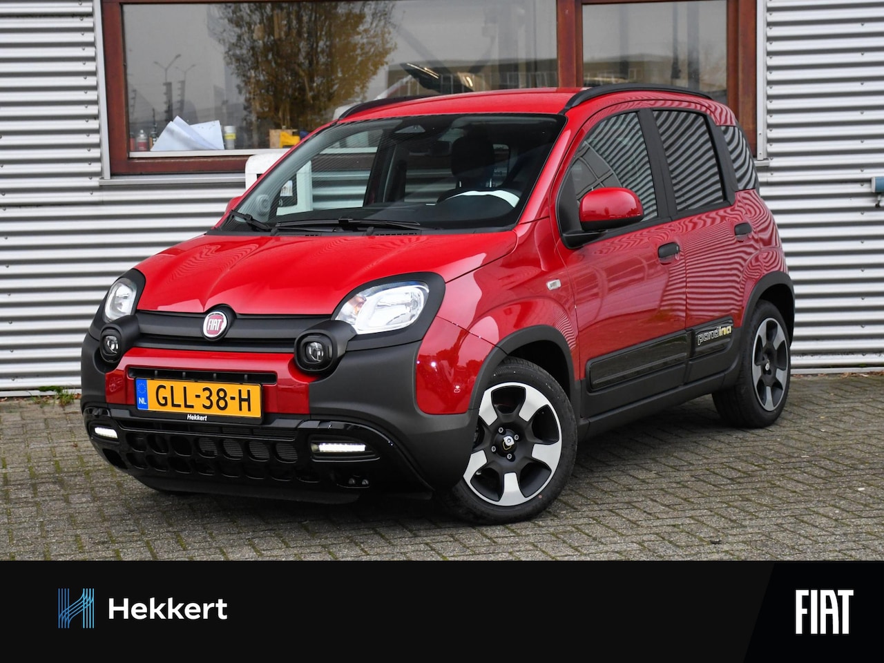 Fiat Panda - Pandina 1.0 Hybrid 70pk APPLE CARPLAY | DAB | PDC ACHTER | PRIVACY GLASS | CRUISE | 15'' - AutoWereld.nl