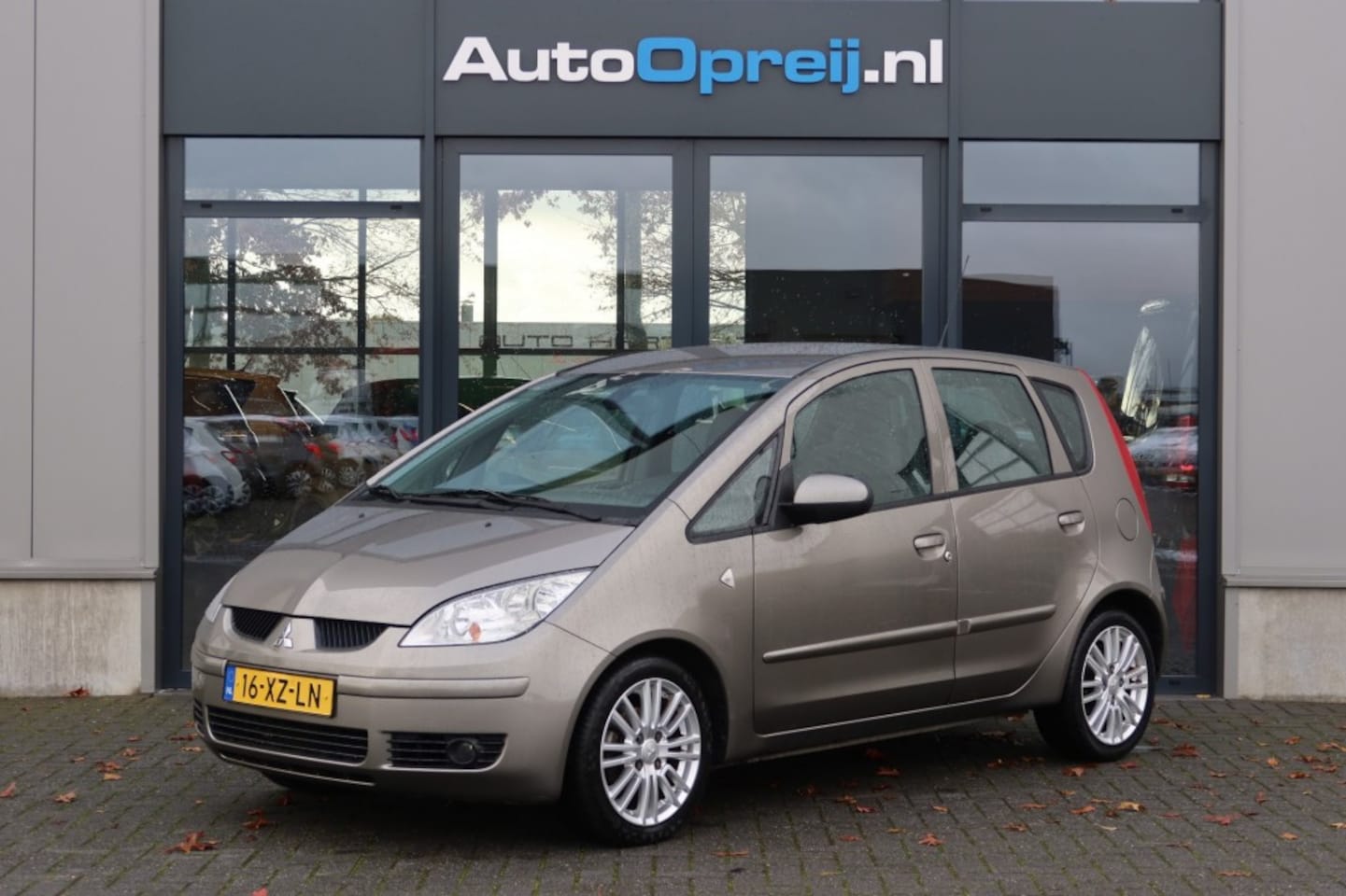 Mitsubishi Colt - 1.5 AUTOMAAT 5drs. Instyle 109pk Airco, Leder bekleding, Stoelve - AutoWereld.nl