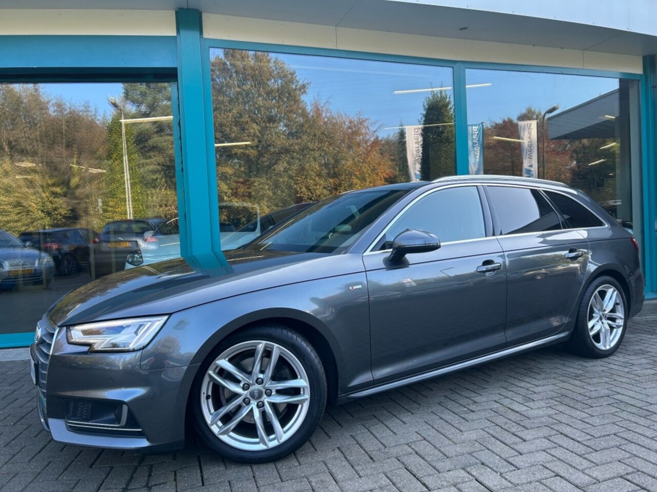 Audi A4 Avant - Avant 2.0 TFSI S-LINE SPORT Virtual, LED, Camera, 18 - AutoWereld.nl