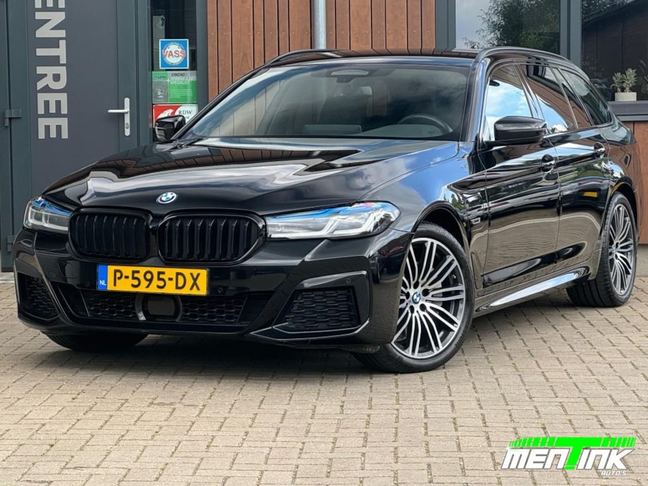 BMW 5-serie - 530E BNS EDIT.+ M-PAKKET 19 inch LED TREKHAAK E. KLEP - AutoWereld.nl