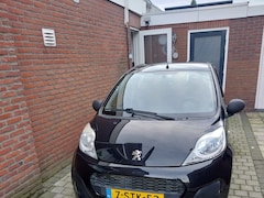 Peugeot 107 - 1.0 Access Accent Mooie goed onderhouden en betrouwbare auto