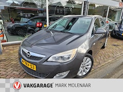 Opel Astra Sports Tourer - 1.4 Turbo Sport, goed onderhouden auto, trekhaak