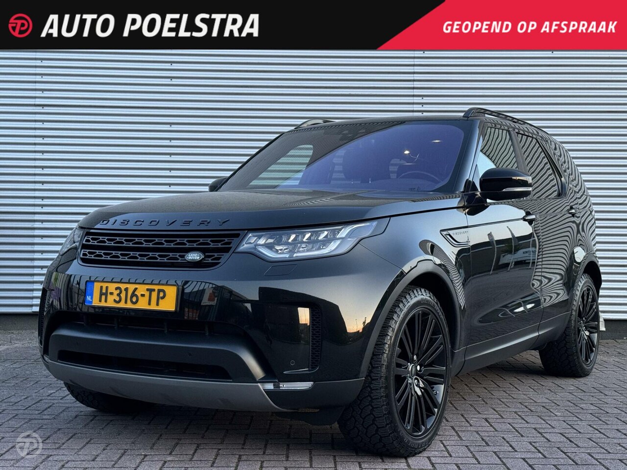 Land Rover Discovery - 3.0 Td6 HSE Luxury Panoramadak LED Trekhaak Meridian Sound Black Pack - AutoWereld.nl