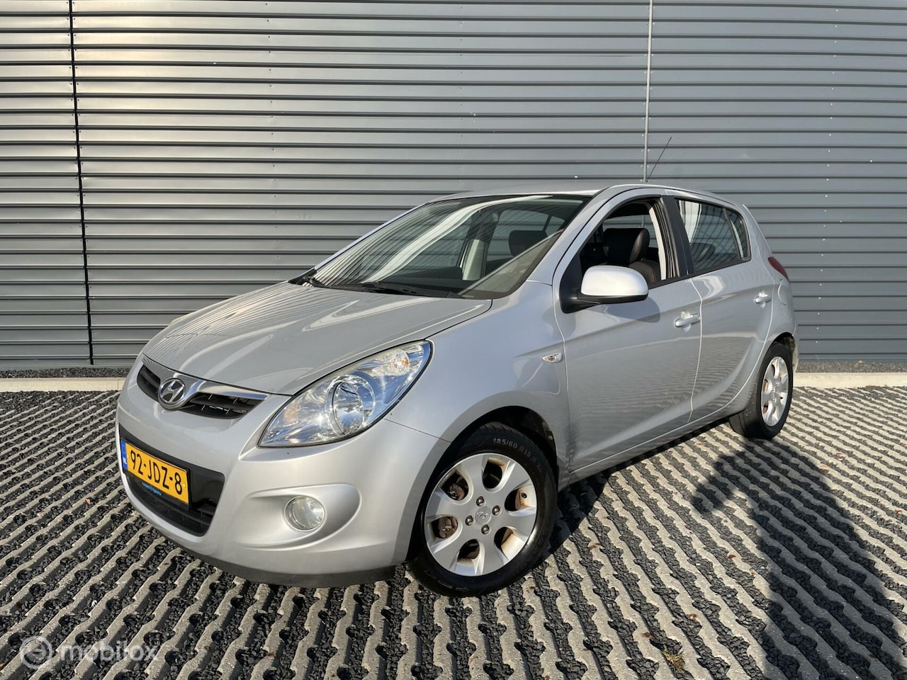 Hyundai i20 - 1.4i i-Catcher 101 PK 5drs | APK t/m 30-10-2025 - AutoWereld.nl