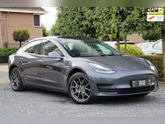 Tesla Model 3 - Standard RWD Plus 60 kWh Trekhaak Camera Autopilot Alcantara 18''