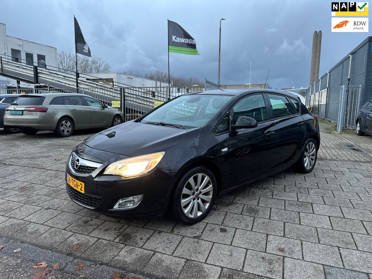 Opel Astra - 1.6 Cosmo | LET OP KOPPAKING! - AutoWereld.nl