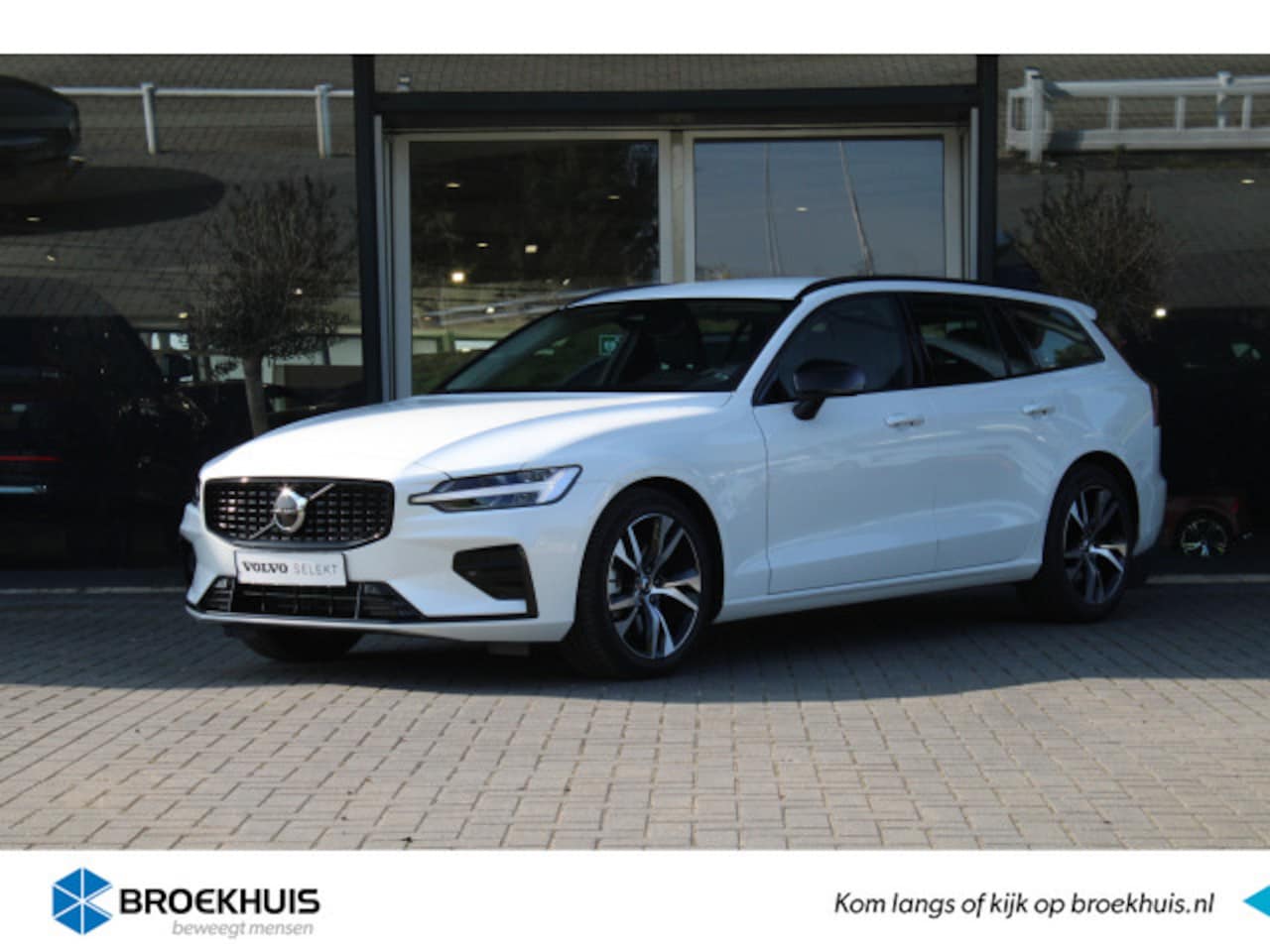 Volvo V60 - 2.0 B4 Plus Dark | LED koplampen | grootlichtassistent | keyless start - AutoWereld.nl