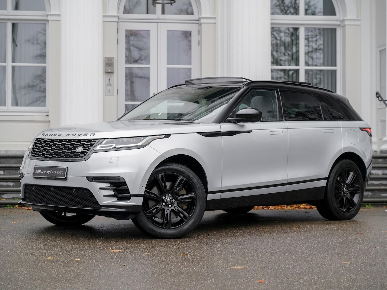 Land Rover Range Rover Velar - 2.0 P400e R-Dynamic Panoramadak | Head-Up | 360 Camera | Stuurwiel verwarmd | - AutoWereld.nl