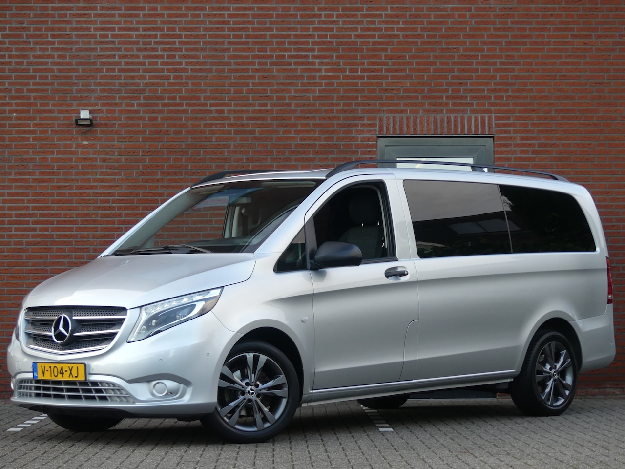 Mercedes-Benz Vito - 114 CDI Lang Dubbel Cabine LED/Camera/Trekhaak - AutoWereld.nl