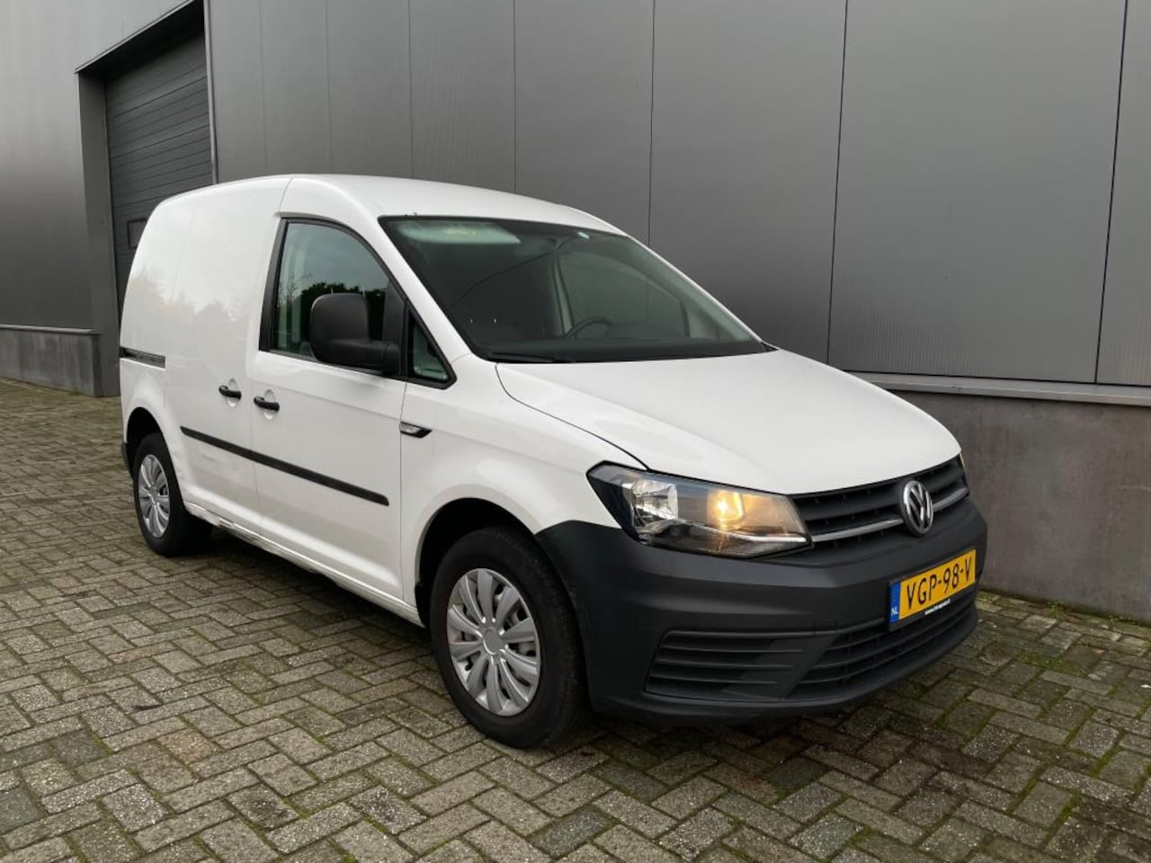 Volkswagen Caddy - 2.0 TDI L1H1 BMT Economy Business 2.0 TDI L1H1 BMT Economy Business - AutoWereld.nl