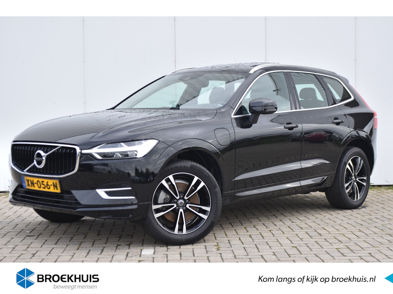 Volvo XC60 - T8 Hybride AWD Momentum #Leder #Panoramadak #Trekhaak #PilotAssist - AutoWereld.nl