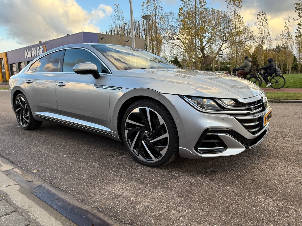 Volkswagen Arteon - 2.0 TSI R-Line Business - AutoWereld.nl