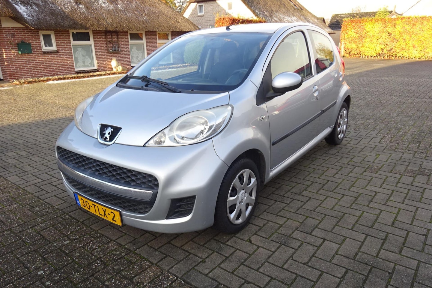 Peugeot 107 - 1.0-12V XS 1.0-12V XS - AutoWereld.nl