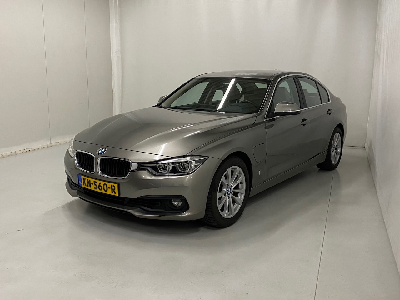 BMW 3-serie - 330e Centennial High Executive 330e Centennial High Executive - AutoWereld.nl