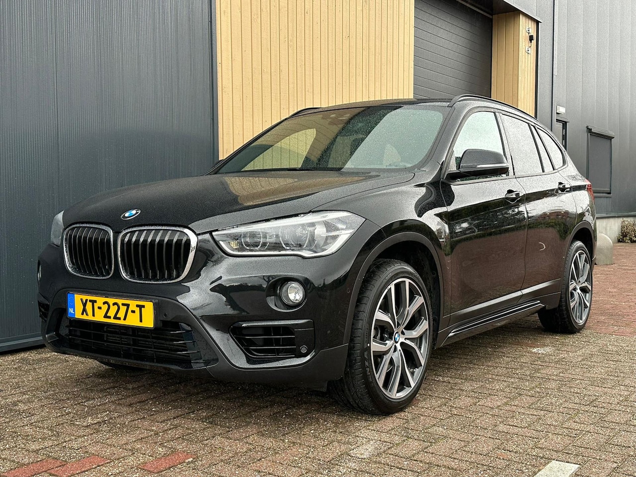 BMW X1 - (f48) xDrive20i 192pk Aut | 1e Eigenaar | Harman Kardon | Panorama Dak | Trekhaak | Leer | - AutoWereld.nl