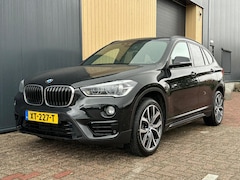 BMW X1 - (f48) xDrive20i 192pk Aut | 1e Eigenaar | Harman Kardon | Panorama Dak | Trekhaak | Leer |