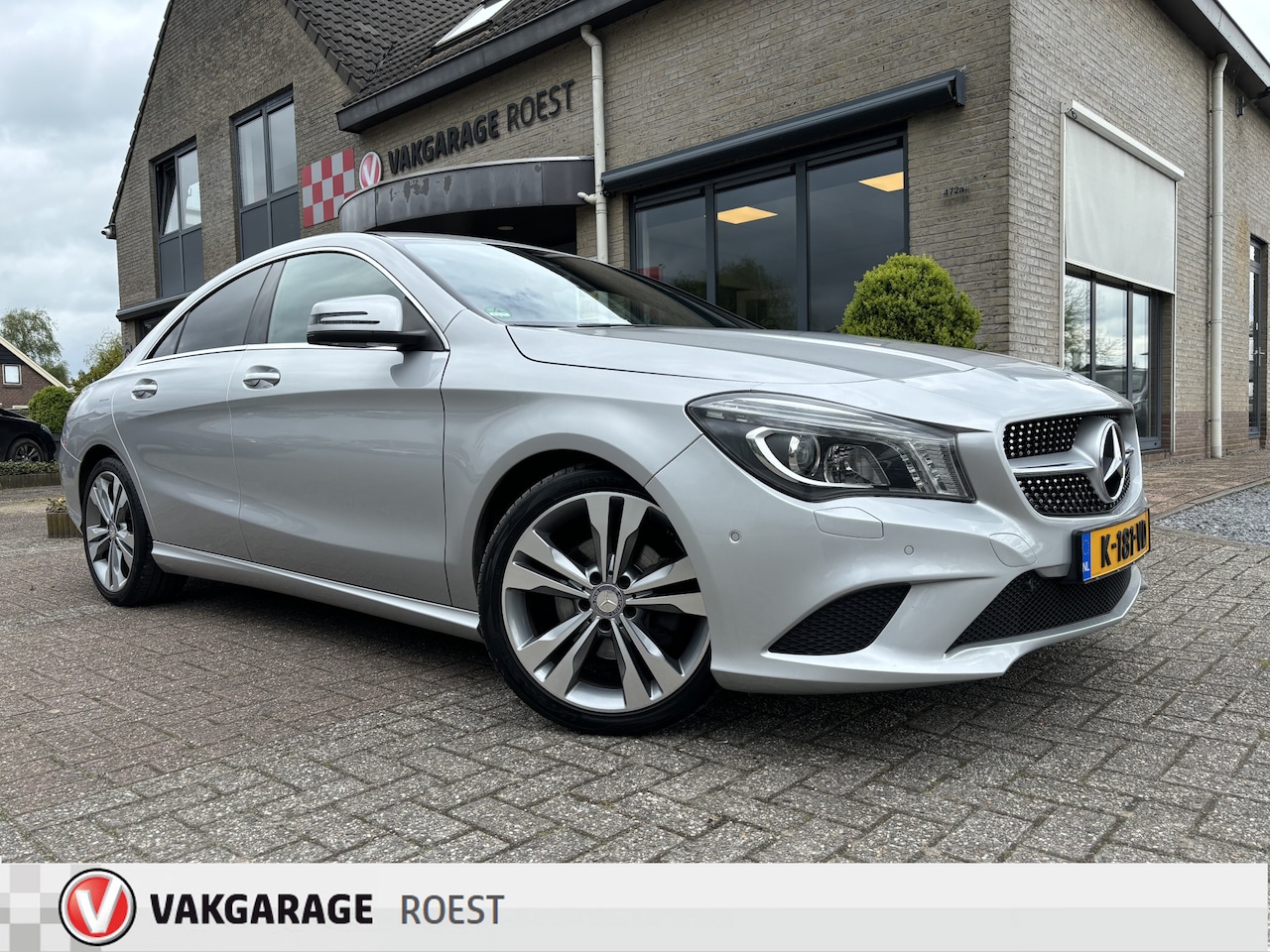 Mercedes-Benz CLA-Klasse - 180 Urban Navigatie / Sport Interieur / Trekhaak - AutoWereld.nl