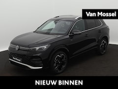 Volkswagen Tiguan - 1.5 eHybrid R-Line Edition 204 PK | IQ Lights | Panorama dak | Trekhaak | Apple Carplay |