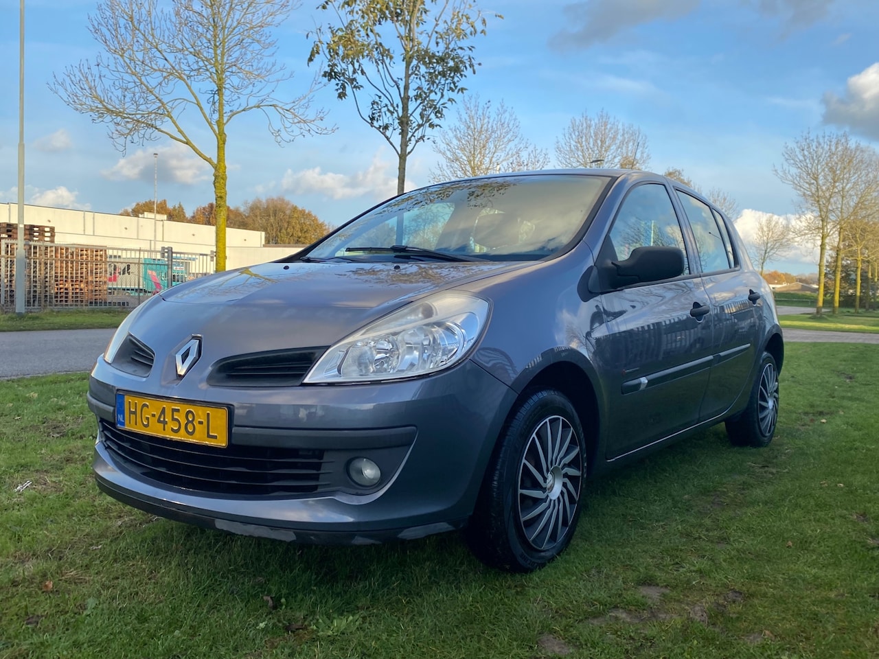 Renault Clio - 1.2-16V Authentique 1.2-16V Authentique - AutoWereld.nl